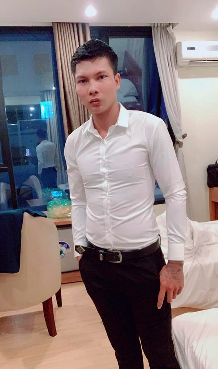 Thành quả sau 2 năm trở thành "hiện tượng mạng" của Lộc Fuho là xây được căn nhà khang trang, rộng rãi cho vợ và con. Anh chàng từng tiết lộ trong một video rằng số tiền trung bình mỗi tháng anh kiếm được từ YouTube rơi vào khoảng 40-50 triệu đồng. Ảnh: Tổng hợp