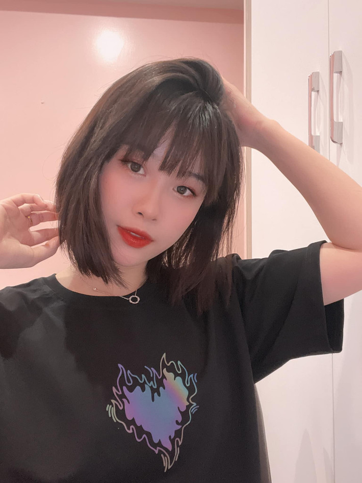 Sau khi chia tay, bạn gái cũ Văn Toàn càng gây chú ý hơn khi sở hữu nhan sắc ngày một thăng hạng.