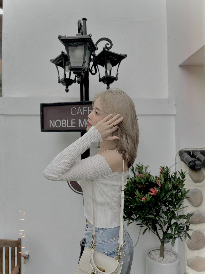 Nhung Bum từng tiết lộ trên Instagram mình được mai mối. Tuy nhiên, cô nàng từ chối vì hiện "vẫn đang vui vẻ với cuộc sống độc thân".