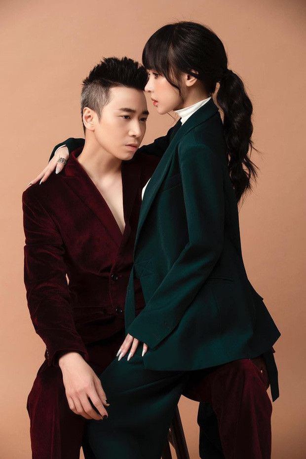 Dẫu "đường ai nấy đi" nhưng Karik vẫn luôn dành những lời có cánh cho tình cũ và từng cho biết Bella là người giúp anh sống thay đổi theo hướng tích cực.