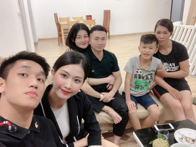 Vào đầu năm 2020, Ngọc Ánh vướng tin đồn là bạn gái của cầu thủ Trọng Đại, xuất phát từ hình ảnh Trọng Đại chụp chung với Ngọc Ánh và gia đình trên Instagram với dòng trạng thái: “Cả nhà ngóng Bi. Em trai lỳ quá”.
