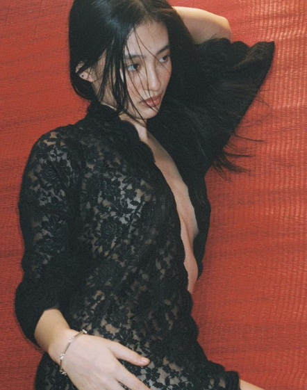 Dương Minh Ngọc (sinh năm 1996) là hot girl lai nổi tiếng trên Instagram với hơn 300 nghìn người theo dõi. Cô được biết đến với vai trò là một người mẫu, diễn viên đóng các MV ca nhạc, quảng cáo…