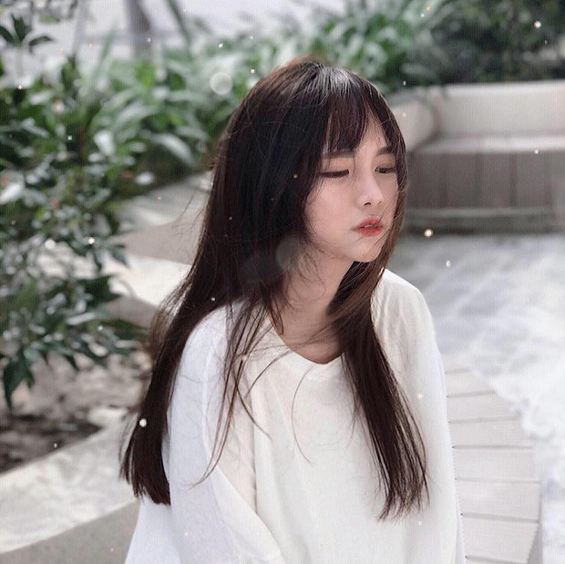 Trương Minh Trân, sinh ngày 15/10/1998, sinh ra tại Gia Lai là nữ streamer gây chú ý bởi ngoại hình xinh xắn, dễ thương.