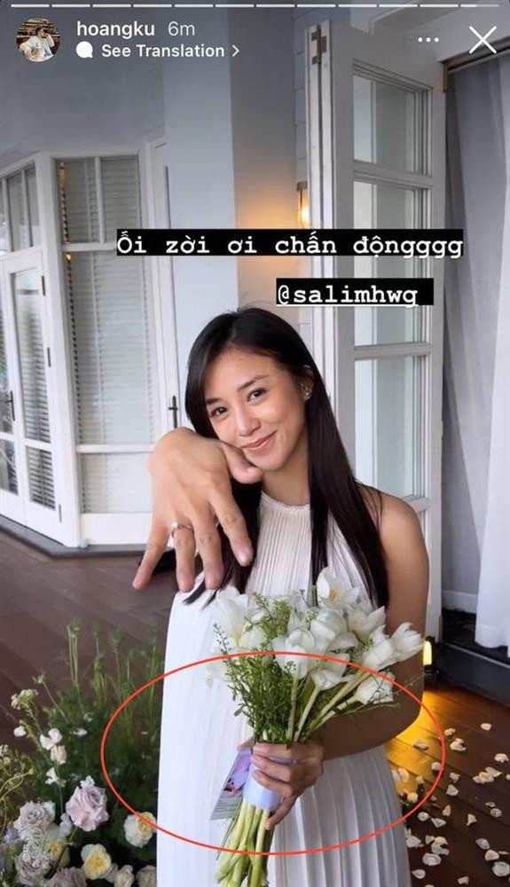 Vừa qua, trong chuyến du lịch Đà Nẵng cùng bạn bè, Salim bất ngờ được bạn trai lâu năm cầu hôn.