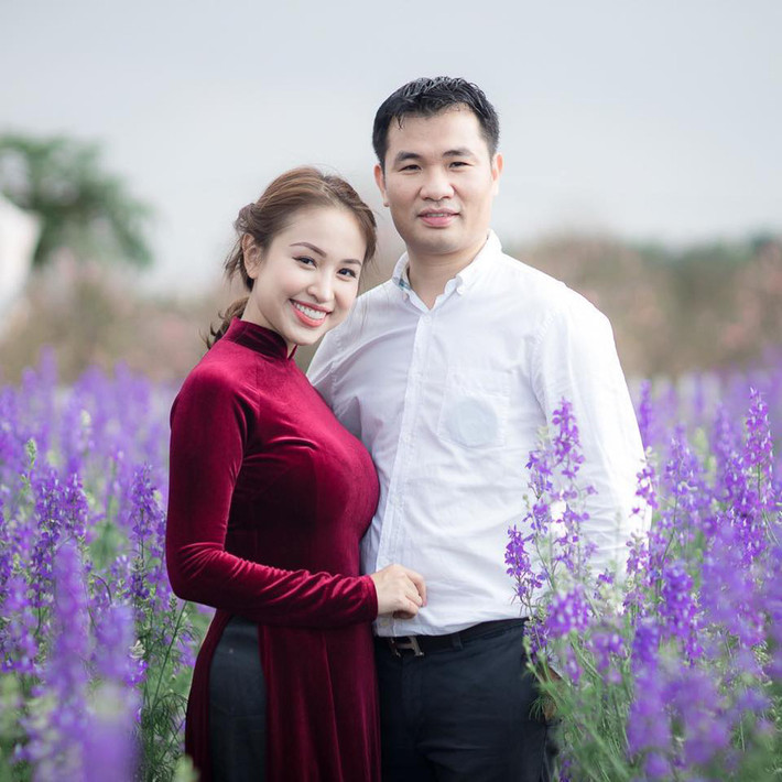 Đến nay sau 9 năm ly hôn, cựu hot girl đình đám đã tìm được hạnh phúc mới là doanh nhân. Người này cũng có mối quan hệ tốt đẹp với con trai cô. Chuyện tình cảm của hai người được bé ủng hộ.
