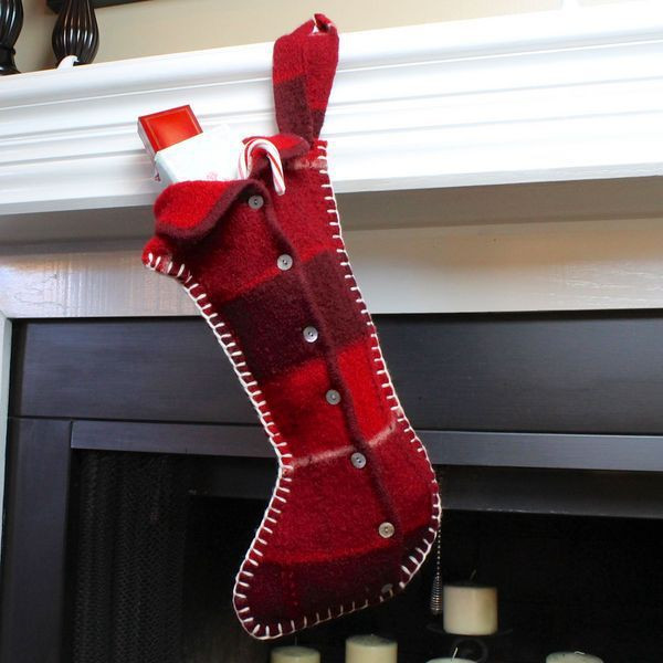 Câu chuyện về ông già Noel và chiếc vớ đựng nhiều món quà có lẽ quá quen thuộc với nhiều thế hệ.