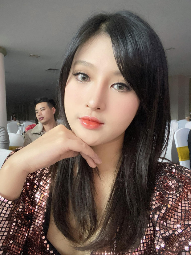 Từ lúc còn đi học, Ngọc Diễm đã tập tành kinh doanh buôn bán phụ kiện, rồi sau đó chuyển sang hỗ trợ chị gái Huyền Baby làm spa, mỹ phẩm.