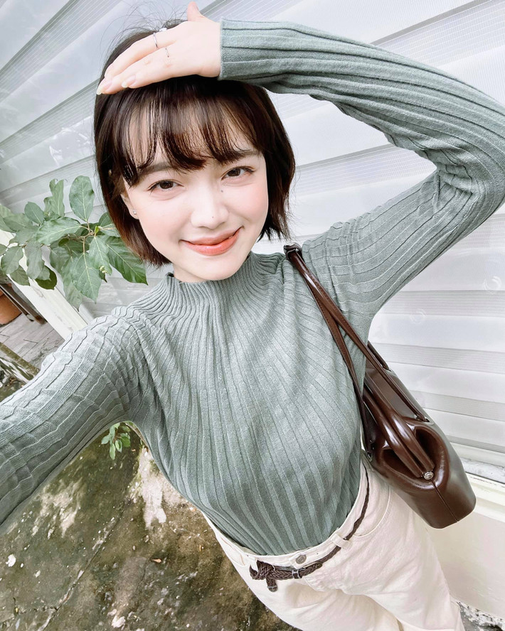 Trang cá nhân của cô thu hút hơn 24.000 lượt theo dõi. Ảnh: FBNV