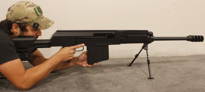 Sử dụng cỡ đạn .50 BMG tương đương 12.7mm theo chuẩn NATO có sức công phá và động năng cực lớn, khẩu súng này gần như phải thay đổi hoàn toàn thiết kế từ trong ra ngoài mới có thể hoạt động được cùng kiểu đạn này. Nguồn ảnh: Pinterest.