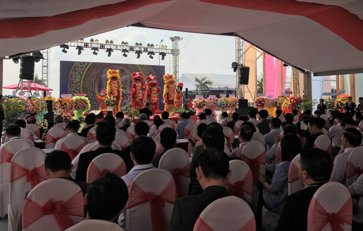 Quang cảnh Lễ khai mạc Hội chợ hàng phong cách ngoài trời Quy nhơn 2024.