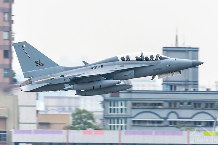 Hiện tại, phía Không quân Hoàng gia Thái Lan đang đàm phán với nhà sản xuất Korea Aerospace của Hàn Quốc để xem xét thay mới hoàn toàn động cơ cho hai chiếc T-50TH trên trước khi Thái Lan tiếp nhận lô máy bay này. Nguồn ảnh: BK.