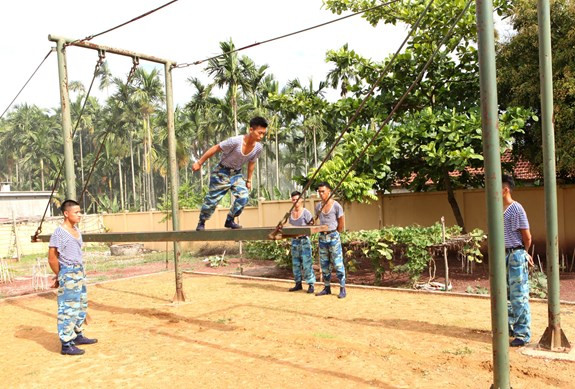 Luyện tập di chuyển trên cầu sóng.