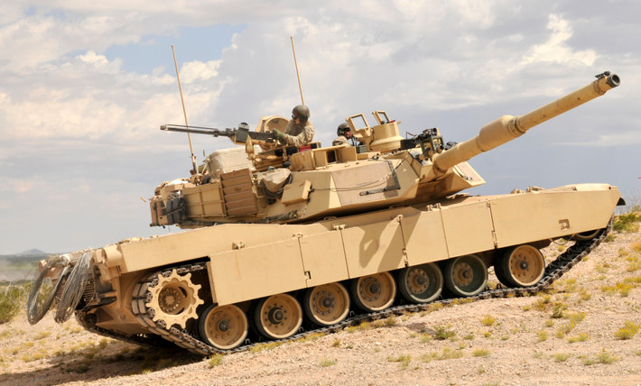 M1 Abrams là loại xe tăng chủ lực được Mỹ xuất khẩu cho rất nhiều quốc gia, tuy nhiên, ở phiên bản xuất khẩu, loại xe tăng này luôn bị lược bớt đi rất nhiều tính năng.