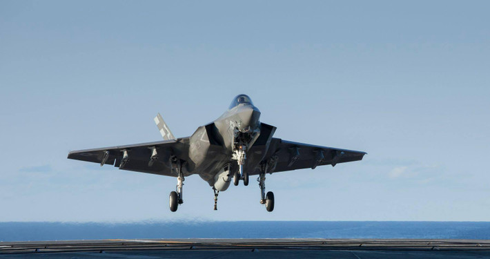 F-35C là phiên bản duy nhất chưa thực chiến, trong khi F-35A và F-35B đã tham chiến tại Syria và Afghanistan, tại các chiến trường này chúng được đánh giá hiệu suất chiến đấu vượt cả sự mong đợi.