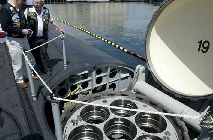 Sau cải tạo, mỗi ống phóng tên lửa đạn đạo tàu ngầm USS Ohio được thiết kế chứa module bệ phóng lắp đến 7 quả tên lửa hành trình Tomahawk.