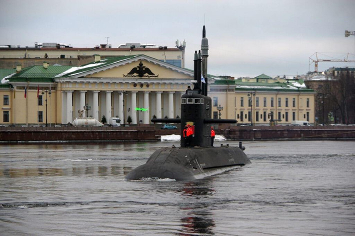 Nhưng việc tàu ngầm Saint Peterburg vẫn được Hải quân Nga chấp nhận đưa vào biên chế đã làm dấy lên hy vọng rằng cuối cùng Moskva cũng đã làm chủ công nghệ chế tạo động cơ AIP để lắp cho những chiếc Lada tiếp theo.