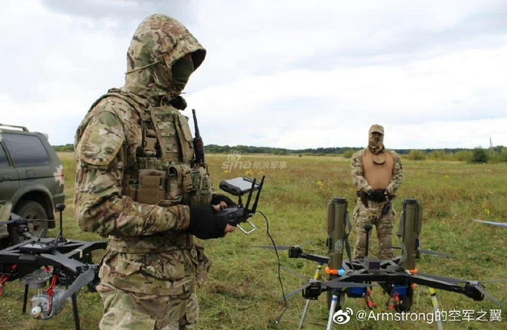 Trong những hình ảnh được đăng tải lên mạng xã hội, thậm chí có thể thấy các UAV của Ukraine có khả năng mang theo súng phóng lựu chống tăng.