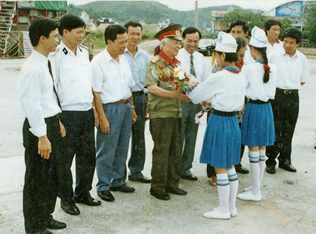 Là một nhà quân sự, nhà giáo, nhà sử học, tướng Giáp luôn quan tâm đến lịch sử và thế hệ trẻ. Phát biểu tại Hội nghị Ban chấp hành Hội khoa học lịch sử Việt Nam nhiệm kỳ 3, khóa III năm 1996 với tư cách Chủ tịch danh dự hội, ông trăn trở.
