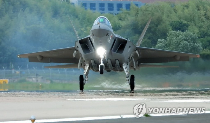KF-21 là sản phẩm hợp tác cùng chế tạo giữa Hàn Quốc và Indonesia. Một điều gần như chắc chắn, loại máy bay này sẽ được Hàn Quốc xuất khẩu trong tương lai.