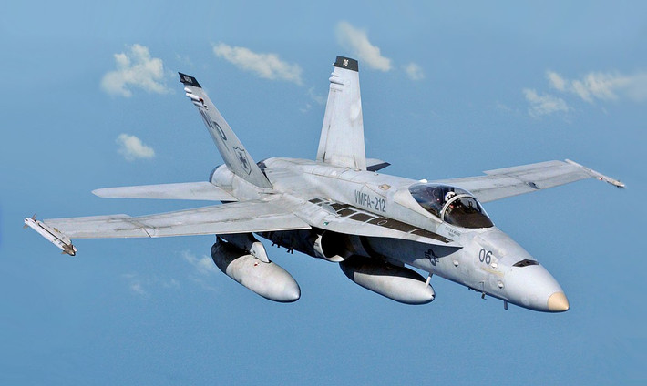 Tính tới tháng 4/2020, tổng cộng đã có ít nhất 630 chiếc chiến đấu cơ F-18 được sản xuất, biến đây thành loại tiêm kích hạm phổ biến bậc nhất thế giới - dù rằng không phải quốc gia nào cũng sử dụng F-18 vào vai trò này.