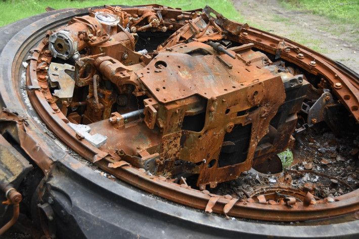 Trong đó bao gồm các loại xe tăng T-72, xe chiến đấu bộ binh BMP hay xe thiết giáp chở quân BTR.