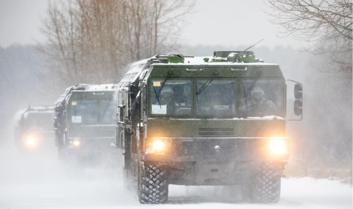 "Hạm đội Baltic không phải là đối tượng dễ đánh bại, họ có vũ khí rất mạnh. Vùng Kaliningrad được bảo vệ một cách đáng tin cậy về mọi mặt. Đối phương sẽ không thể làm chúng tôi ngạc nhiên ở đó”, nhà quan sát quân sự của KP nói rõ trong cuộc phỏng vấn.
