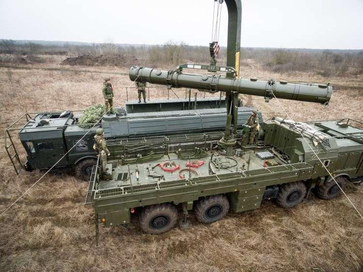Sức mạnh quân sự của Nga tại Kaliningrad cũng được thừa nhận, khi các nhà phân tích phương Tây đã nhiều lần viết rằng NATO "sẽ phải chiến đấu rất nghiêm túc tại khu vực Kaliningrad trong trường hợp xảy ra chiến tranh với Nga".