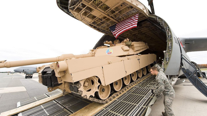 M1A1 là phiên bản rất thành công của xe tăng chủ lực Abrams, đây là phiên bản cải tiến từ chiếc M1 Abrams gốc, bắt đầu được sản xuất từ năm 1985.