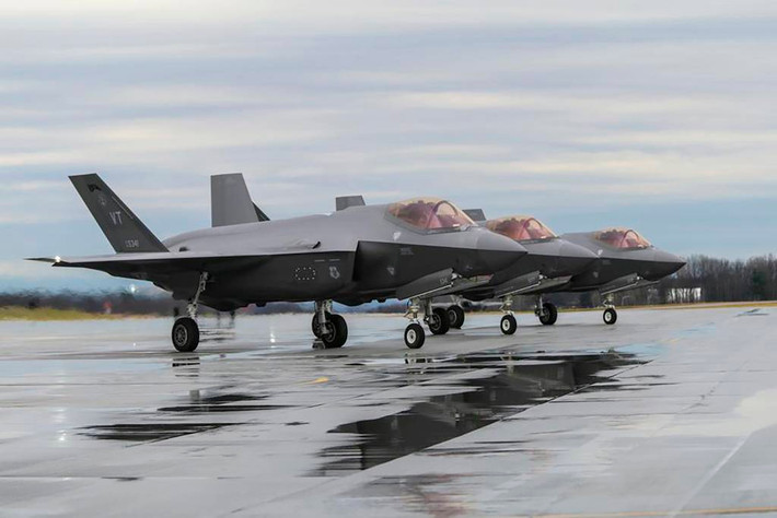 Tuy nhiên, khi mọi đồng minh của Mỹ trên khắp thế giới đều sử dụng F-35, điểm yếu của nó sẽ rất dễ bị bộc lộ, và khi loại chiến đấu cơ hiện đại này bị "bắt bài", sức chiến đấu của toàn bộ lực lượng Không quân NATO, sẽ giảm đi đáng kể.