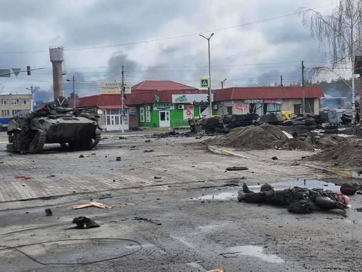 Truyền thông Nga cho biết, Tổng thống Putin đã điện đàm hơn 2 giờ đồng hồ với Tổng thống Pháp Emmanuel Macron. Phía Pháp lo ngại rằng, Nga có thể tung ra một đợt tấn công đổ bộ đường biển nhắm vào thành phố cảng Odessa.