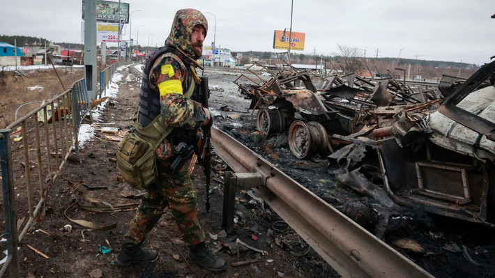Trong khi đó, Thị trưởng thành phố Mariupol trả lời tờ Reuters cho biết: "Chúng tôi đang bị hủy diệt", thậm chí giới chức quân sự bên trong Mariupol còn không có cơ hội thống kê thương vong, do hỏa lực của Nga dội xuống liên tục.