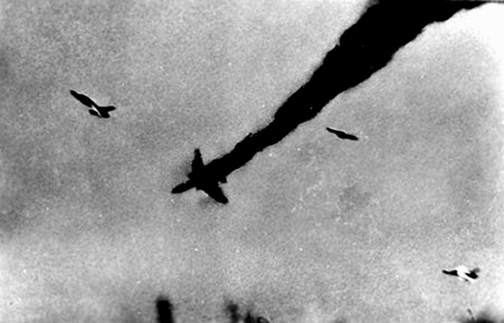 Chiếc F-105D đầu tiên của Mỹ bị hạ ở Chiến tranh Việt Nam vào năm 1964 khi nó bị dính đạn trên bầu trời Lào, sau đó phải bay khẩn cấp sang Thái Lan để phi công nhảy dù thoát hiểm. Chiếc cuối cùng thiệt hại vào năm 1970 cũng ở Lào, lần này phi công buộc phải nhảy dù ngay nhưng sau đó vẫn được Không quân Mỹ tìm thấy.