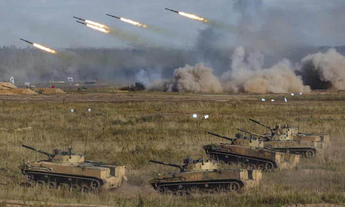 Tờ Reuters cho biết, có nhiều lo ngại về việc giao tranh có thể nổ ra bên ngoài khu ly khai miền Đông Ukraine. Và ngay cả khi Nga tuyên bố rút bớt quân khỏi khu vực biên giới với Kiev, các mối nguy này vẫn không hề bớt đi.