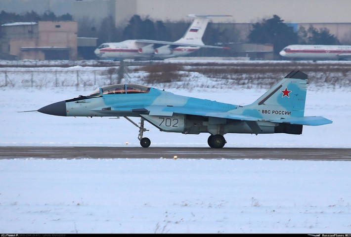 Ở Kamchatka, Nga bố trí lực lượng không quân vận tải Mi-8 và Mi-26, máy bay tiêm kích đa năng MiG-35. Đây là những yếu tố quan trọng, giúp Nga không chỉ bảo vệ biên giới mà còn thực hiện hoạt động tiếp tế hỗ trợ cho toàn bộ vùng Bắc cực. Nguồn ảnh: Rusnavy.