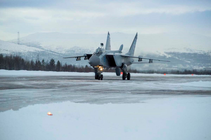 Tháng 12/2020, bộ quốc phòng Nga thông báo: tại thành phố Aldyr, trung đoàn không quân ở Kamchatka đã đưa những tiêm kích đánh chặn MiG-31BM – phiên bản dành cho Hải quân, các đơn vị máy bay không người lái Orlan-10, Outpost vào trực chiến thường xuyên ở Aldyr.