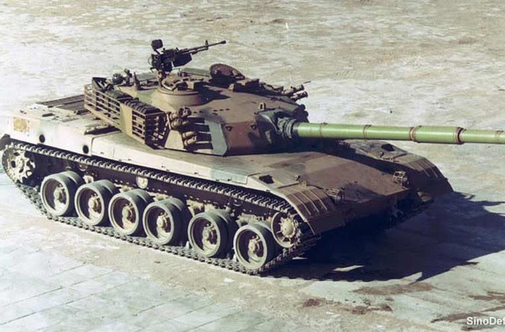 Cũng trong thời điểm cuối những năm 1980, Trung Quốc ra mắt mẫu tăng chủ lực Type 88 được phát triển trên cơ sở Type 80, trang bị pháo chính Type 83-I 105mm với nòng dài hơn, hiệu suất cao hơn (sau này với biến thể Type 88C dùng nòng 125mm), có thêm giáp ERA bọc ngoài giáp chính chống đạn APFSDS và HEAT-FRAG; cải tiến hệ thống điều khiển hỏa lực, nâng công suất động cơ. Tính đến năm 2015 - 2016, theo một số nguồn tin, khoảng 400-500 chiếc Type 88 còn đang phục vụ trong Quân đội Trung Quốc.