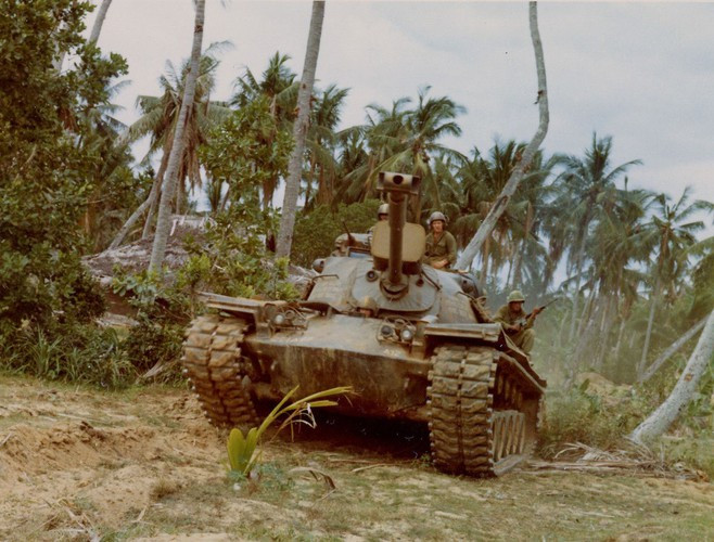 Mỹ từng sử dụng một số lượng lớn xe tăng M48 Patton ở chiến trường Miền Nam Việt Nam. Không chỉ tự sử dụng, Mỹ còn viện trợ loại xe tăng này cho nhiều lực lượng chư hầu để tham chiến chống lại quân giải phóng. Nguồn ảnh: Pinterest.