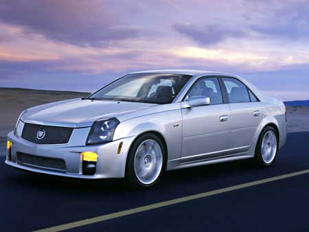 2. Xe tự động và bán tự động: Các xe như Cadillac CTS được trang bị công nghệ DSRC có thể tự dừng để tránh va chạm.