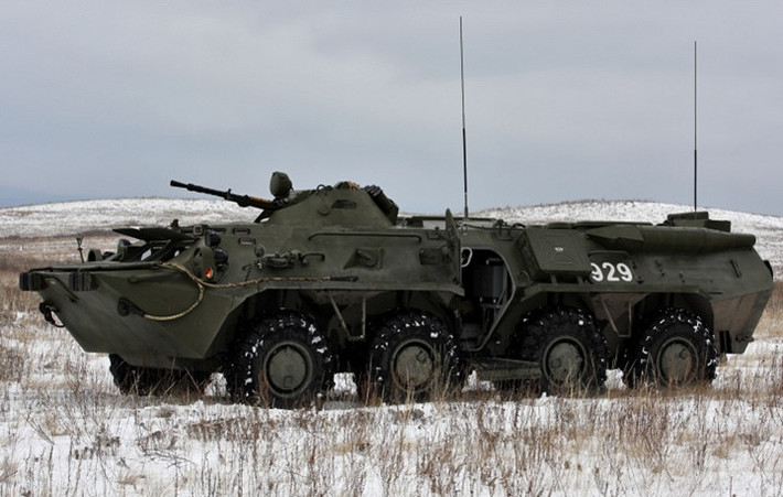 Xe trinh sát hoá chất RHM-4 được thiết kế dựa trên mẫu xe bọc thép BTR-80.