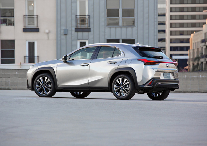 Là thành viên nhỏ nhất trong gia đình SUV của Lexus sau NX, RX và LX, UX là câu trả lời của hãng xe Nhật đến với các đối thủ trong phân khúc SUV hạng sang cỡ nhỏ như Mercedes-Benz GLA, BMW X2, Audi Q3, Infiniti QX30, Volvo XC40.