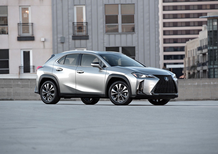 Mẫu SUV hạng sang cỡ nhỏ Lexus UX 2019 sẽ chính thức trình làng thị trường Bắc Mỹ tại triển lãm New York Auto Show 2018 vào ngày 30/3 sắp tới.
