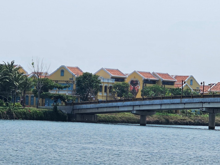 Theo Thanh tra tỉnh Quảng Nam, Công ty Cổ phần Xây dựng FLC FAROS (gọi tắt là Công ty FLC FAROS) – doanh nghiệp được Công ty Cổ phần Gami Hội An ký hợp đồng xây dựng hạng mục san lấp mặt bằng dự án đã mua của các đơn vị hơn 126.800m3 cát để thực hiện dự án, tổng giá trị hơn 18,1 tỷ đồng.