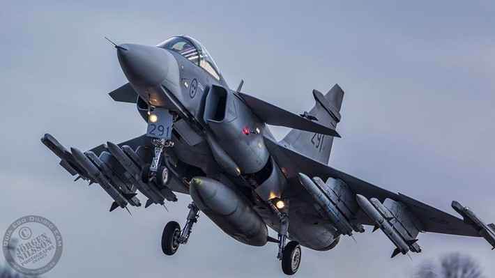 Tiêm kích JAS 39 Gripen là loại chiến đấu cơ hạng nhẹ do Công ty Hàng không Saab Thuỵ Điển phối hợp với Ericson và Volvo cùng chế tạo. Nguồn ảnh: WOS.