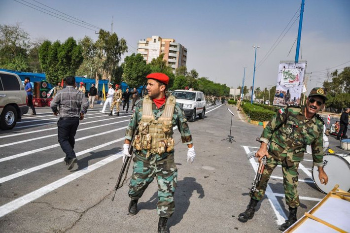 Những năm gần đây, bất chấp việc tình hình chính trị bất ổn trong khu vực leo thang, Iran vẫn đang tìm cách để bãi bỏ luật nghĩa vụ quân sự, đưa quân đội nước này tiến lên thành một đội quân chuyên nghiệp gồm toàn người tình nguyện phục vụ và gắn bó lâu dài trong quân đội. Nguồn ảnh: Irannewsupdate.