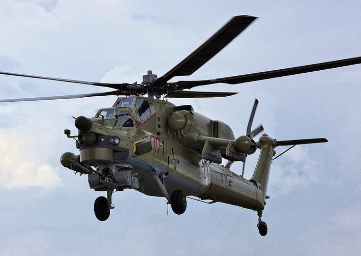 Có giá khoảng gần 20 triệu mỗi chiếc, Mi-28NE được coi là loại trực thăng tấn công chống thiết giáp hiệu quả nhất hiện nay, thậm chí còn vượt trội hơn cả so với trực thăng Apache do Mỹ sản xuất. Tuy nhiên số lượng Mi-28 từng được ra đời là không nhiều. Nguồn ảnh: TASS.