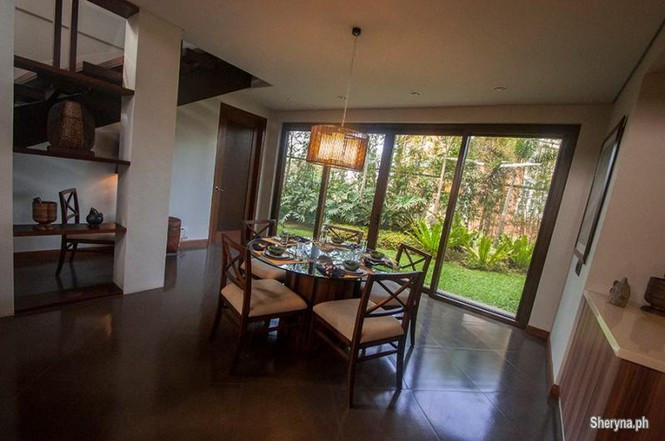 Khu vực phòng ăn cũng rộng và có view lớn để vừa thưởng thức thực phầm vừa ngắm cảnh.