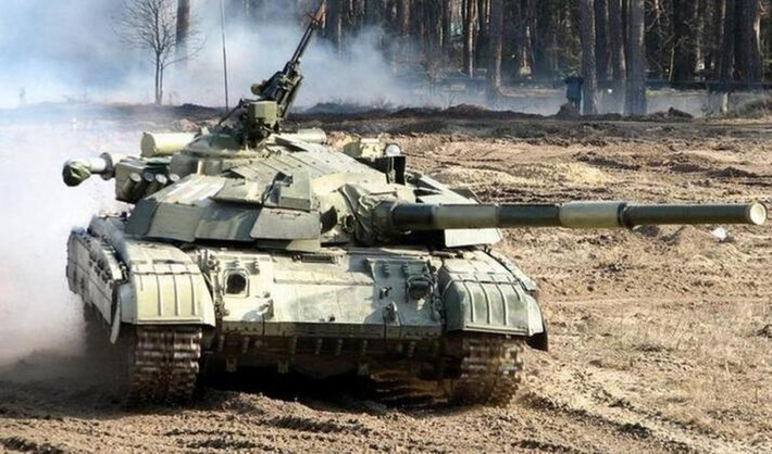 Theo một số ước tính, hiện nay có khoảng 300 chiếc xe tăng T-64 thuộc một số phiên bản với mức độ hiện đại hóa khác nhau đang phục vụ trong biên chế Lực lượng Vũ trang Ukraine.