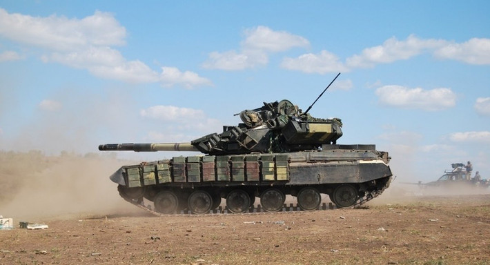 Và tới thời điểm sau năm 1991, khi Liên bang Xô viết tan rã, Bộ Quốc phòng Ukraine đã quyết định (mặc dù không phải ngay lập tức) giao cho T-64 chứ không phải T-80 hay T-72 vai trò mũi nhọn chủ lực của các đơn vị thiết giáp.