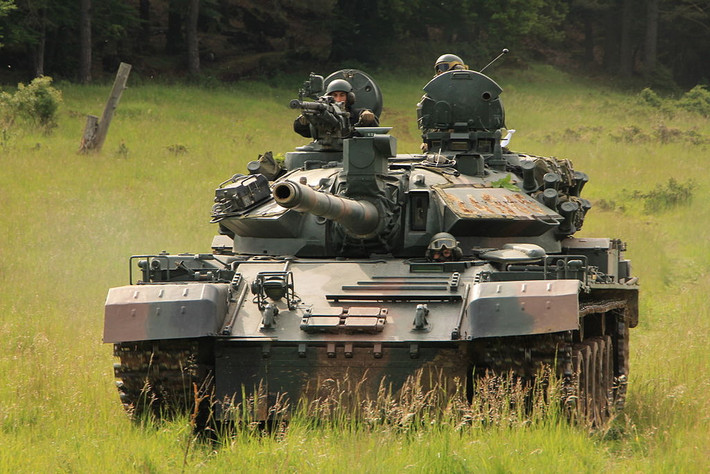 Theo đó biến thể hiện đại hóa mạnh nhất của T-55 tại Đông Âu do Romania tự phát triển có tên TR-85, dựa trên thiết kế của TR-77-580 - vốn là một phiên bản nâng cấp khác của xe tăng T-55/54 Liên Xô. Nguồn ảnh: Forces.