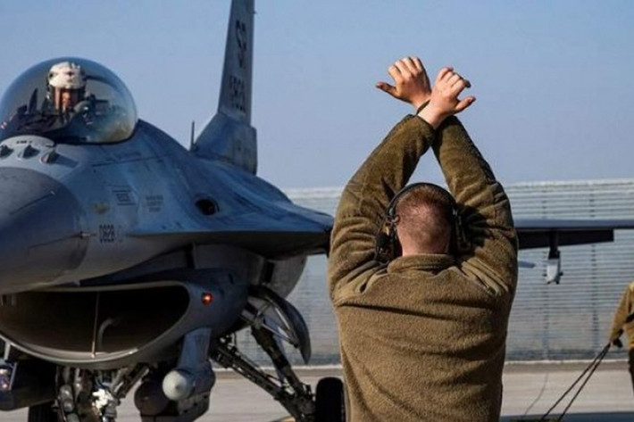 Cụ thể, tiêm kích F-16 trước khi tới tay Không quân Ukraine đã được đơn vị tác chiến điện tử đặc biệt của Không quân Mỹ hiện đại hóa, khiến chúng trở thành một trong những công cụ giúp ích đặc biệt cho công tác tình báo.